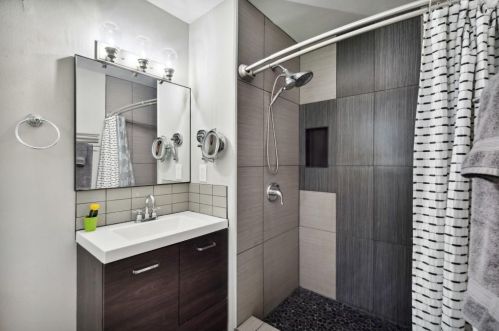 1601 Boulderwoods Dr, Atlanta GA 30316-4032 exterior