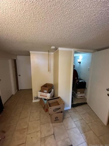 482 East St, New Britain CT 06051-2454 exterior