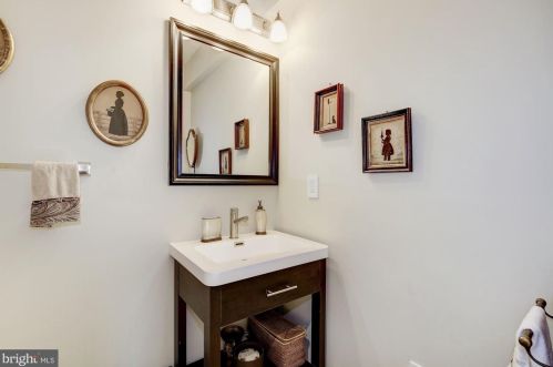 5536 30 Pl, Washington DC 20015-1209 exterior