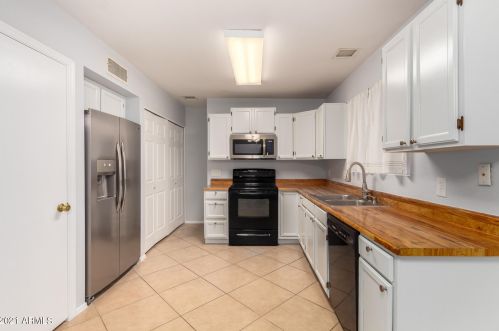 19016 15th St, Phoenix AZ  85024-2364 exterior