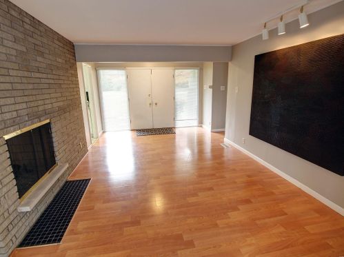 11001 Clayton Rd, Saint Louis, MO 63131-2546