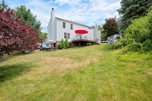 526 Leland Dr, Pittsburgh PA 15236-2758 exterior