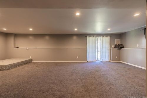 20 Robin Rd, Seymour CT 06483-3225 exterior