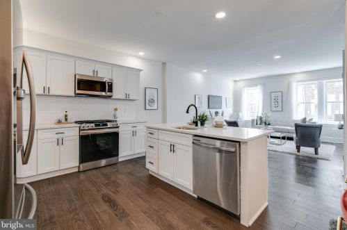 1619 6th St, Philadelphia PA  19122-2910 exterior