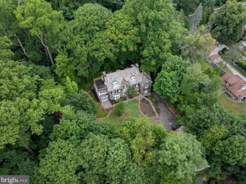 6424 City Ave, Philadelphia PA 19151-2410 exterior