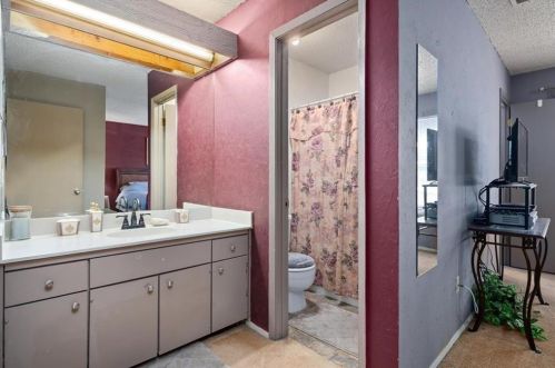 7241 Coronado Cir, Austin TX 78752-2008 exterior