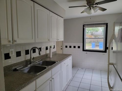 24684 Lehigh St, Dearborn Heights MI  48125-1638 exterior