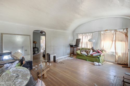 1138 Culver St, Phoenix AZ 85043-1768 exterior