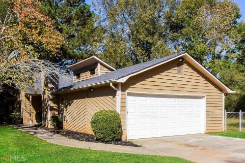 3513 Warwick Way, Lithonia GA  30039-4699 exterior