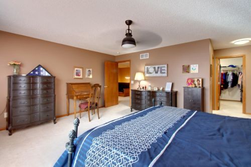 1514 Independence Dr, Waterford MN 55057-4864 exterior