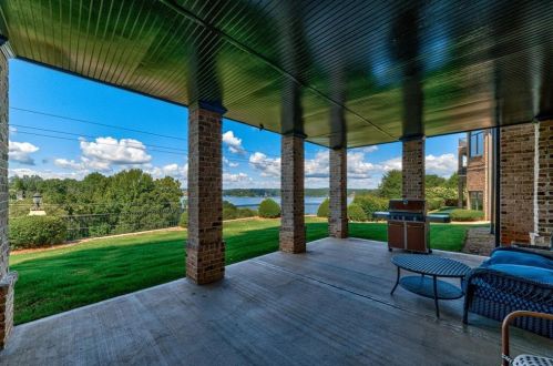 2771 Point Overlook, Gainesville GA 30501-1253 exterior