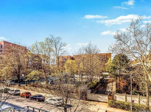 3755 Henry Hudson Pkwy, Bronx NY  10463-1503 exterior