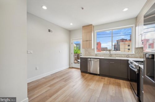 1741 Marshall St, Philadelphia PA 19120-3742 exterior