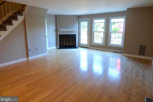 7405 Duddington Dr, Alexandria VA  22315-3847 exterior