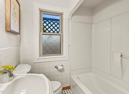 4426 Ardmore Ave, Milwaukee WI 53211-1112 exterior