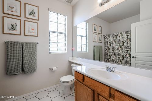 32421 23 Ave, Phoenix AZ 85015-4904 exterior