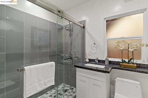 2924 Florence St, Berkeley CA 94705-2093 exterior