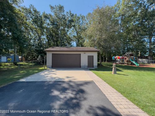 24 Anita Dr, Jackson Twp NJ 08527-4901 exterior