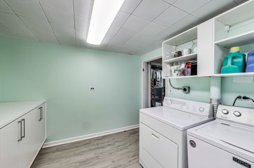 6147 Melvina Ave, Chicago IL 60638-4305 exterior