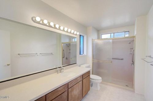 1041 Kumquat Pl, Oxnard CA 93036-1533 exterior