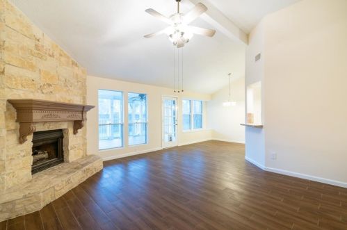 5118 Vlg Spg Dr, Humble TX exterior