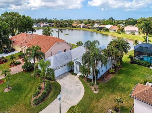 6681 Huntley Ln, Naples FL 34104-7817 exterior