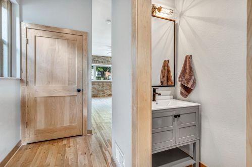 1411 Potter Ave, Milwaukee WI 53207-2115 exterior