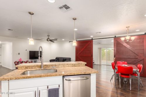 3242 Emile Zola Ave, Phoenix AZ 85032-6331 exterior