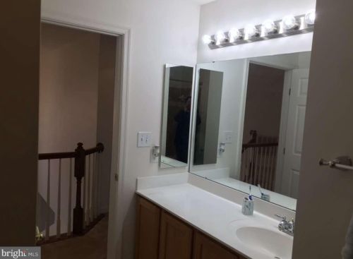 19 Nace Dr, Hanover PA 17331-9411 exterior