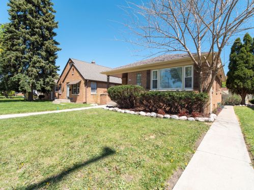 5042 68th St, Milwaukee WI  53220-4514 exterior