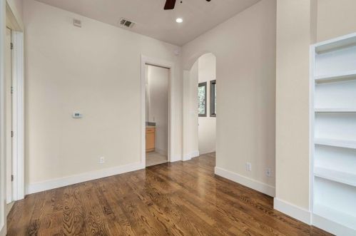 810 Christopher St, Austin TX 78704-1619 exterior