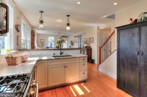 121 3 St, Lewes DE 19958-1328 exterior