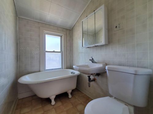 4906 37th St, Milwaukee WI  53221-2529 exterior