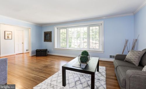 2998 Glenora Ln, Rockville MD 20850-3055 exterior