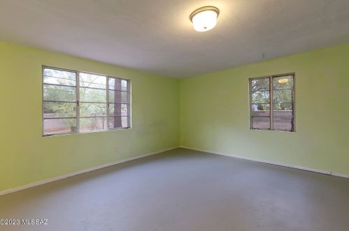 2805 Lester St, Tucson AZ 85705-8928 exterior