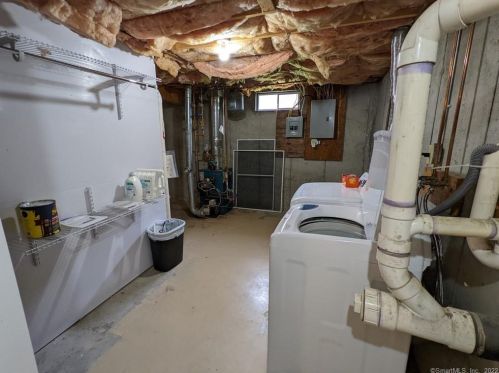 1889 Upper Maple St, Killingly CT 06241-1513 exterior