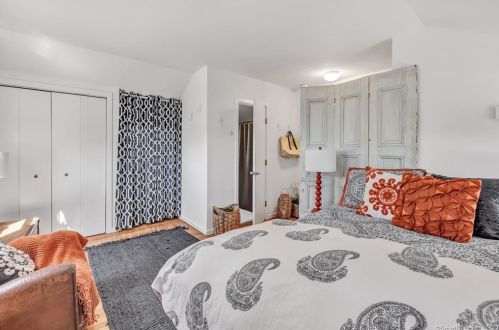 234 3 Ave, Milford CT 06460-5248 exterior