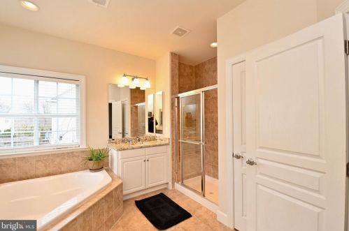 5718 Colfax Ave, Alexandria VA 22311-1012 exterior