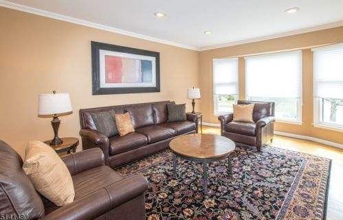 10 Greensview Dr, Scotch Plains, NJ 07076-2734