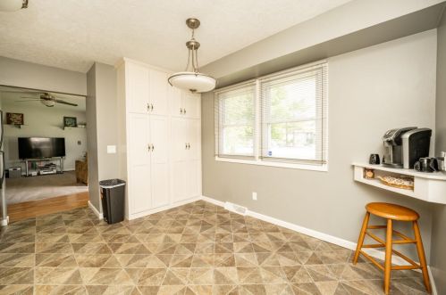 332 12 St, Plainwell MI 49080-1117 exterior