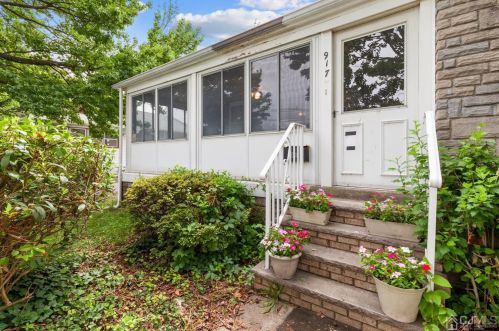 917 King Georges Post Rd, Edison, NJ 08837-3545