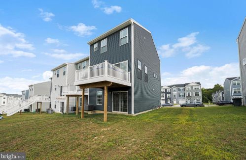 38 Overlook Dr, Hanover PA 17331-9136 exterior