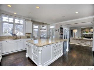 46 Bayberry Cmn, Westport CT  06880-4035 exterior