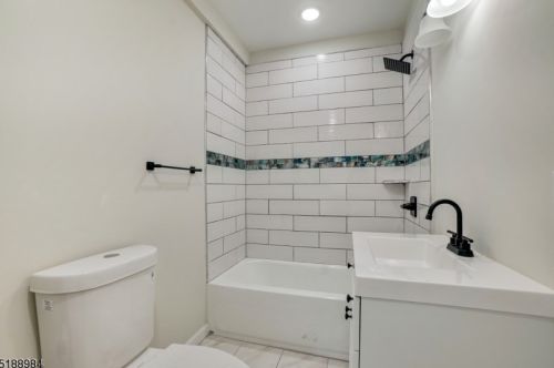 129 Brookside Ave, Irvington NJ  07111-3355 exterior