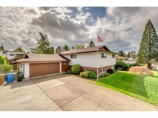 5600 Colony Cir, Portland, OR 97267-6217