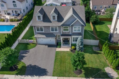 270 Hamilton Ave, Berkeley Heights, NJ 07922-1512