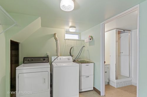 245 Kimbell Ave, Elmhurst IL 60126-1829 exterior