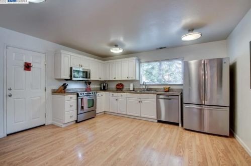 3407 Dormer Ave, Concord CA 94519-1603 exterior