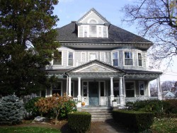 103 Hunnewell Ave, Newton, MA 02458-2241