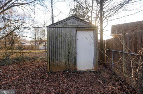 366 Beaghan Dr, Glen Burnie MD 21060-8238 exterior